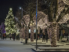 ceļojumi ar autobusu - OGRES ZIEMASSVĒTKU GAISMAS UN SKRĪVERU GARDUMI